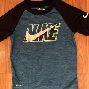 Nike 4T Dri-Fit